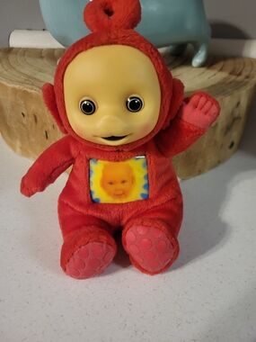 2003 TELETUBBIES RED PO STUFFED PLUSH DOLL BABY SUN